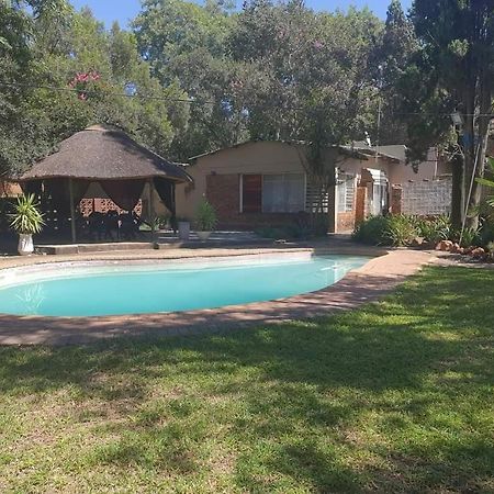Chalet 6 At Cynthias Country Hartbeespoort Kültér fotó